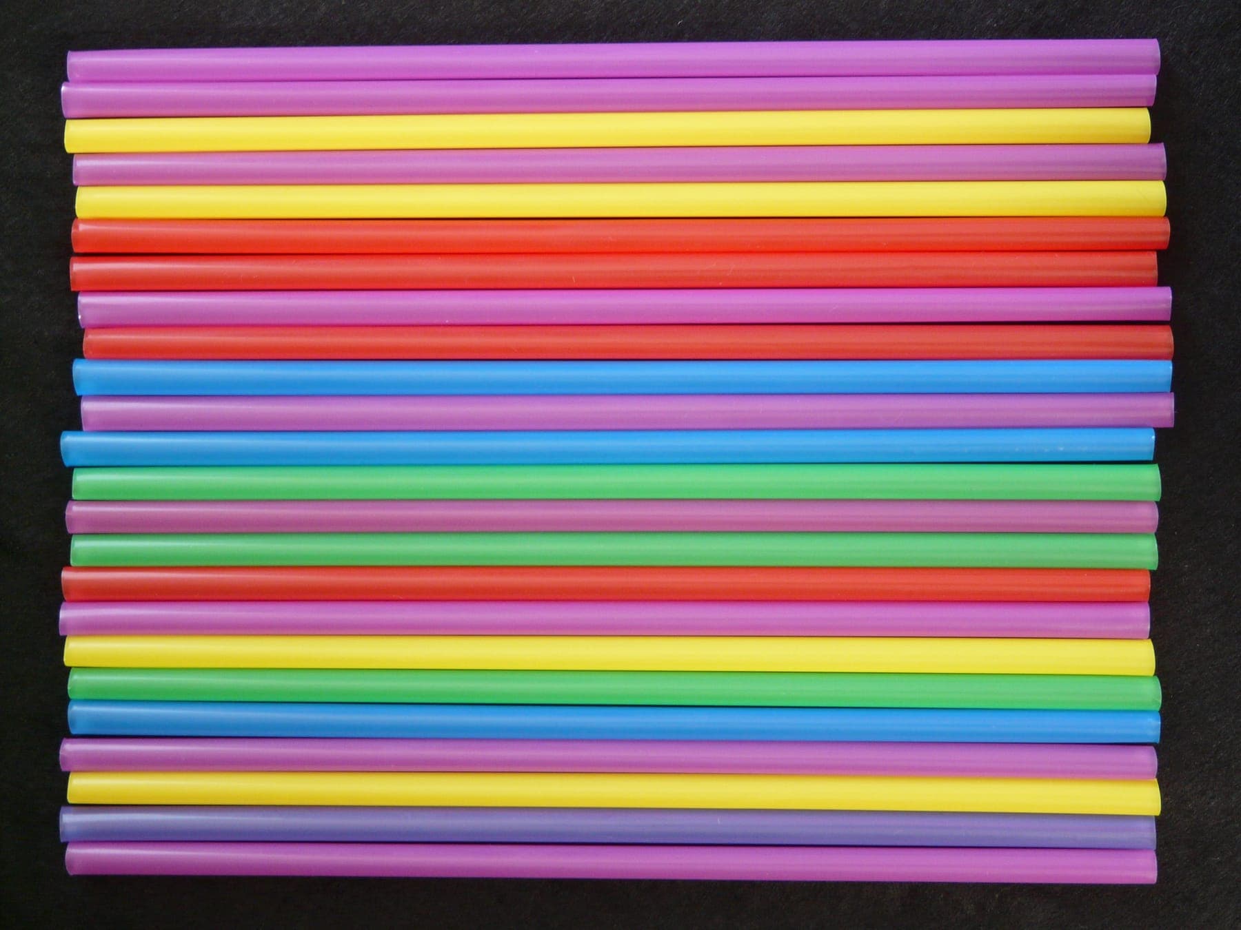 Renkli plastik pipetler
